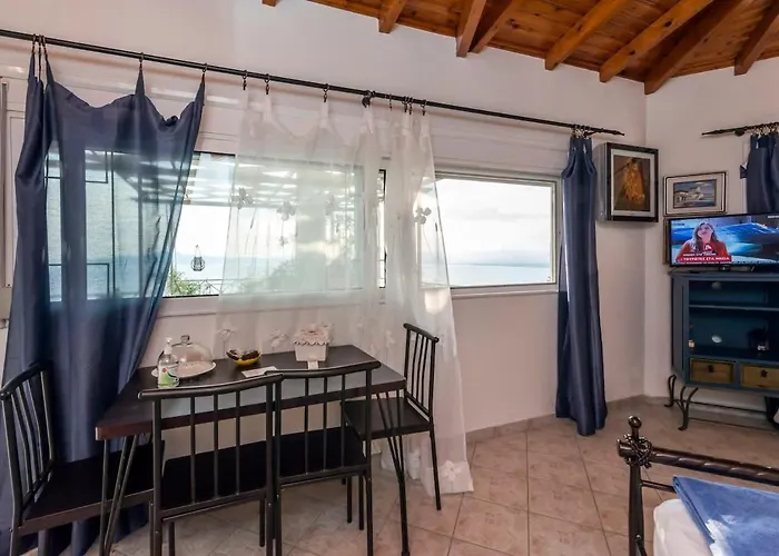 Needa's - Eros Loft With Infinity Pool Apartment *