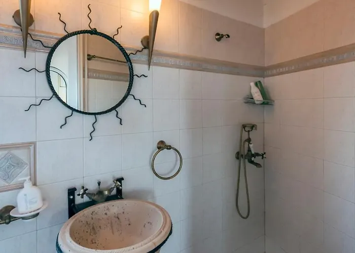 Needa's - Eros Loft With Infinity Pool